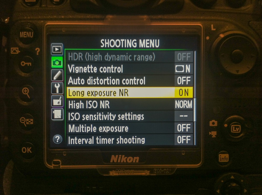 Nikon D800 menu screen showing the Long noise reduction settings 